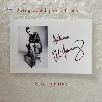 Fotografie cu autograf 6 inch. Mary Elle Fanning este o actriță Americană, a făcut filmul ei de debut ca o versiune mai tânără de sora ei